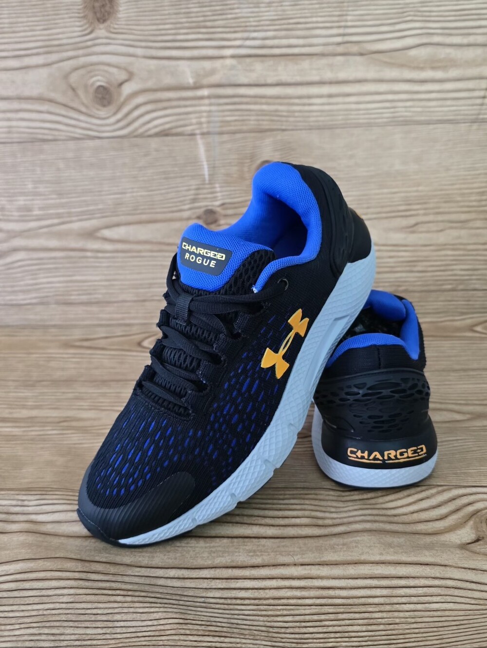 Under Armour Charged Rogue